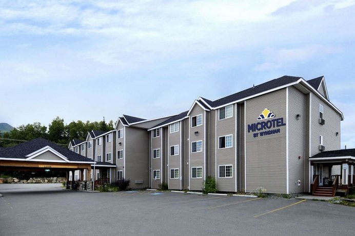 Microtel Inn & Suites by Wyndham Eagle River Anchorage Area