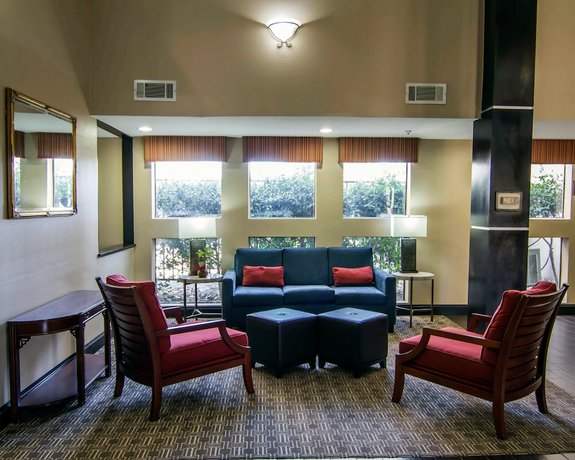 Comfort Inn & Suites Love Field - Dallas Market Center