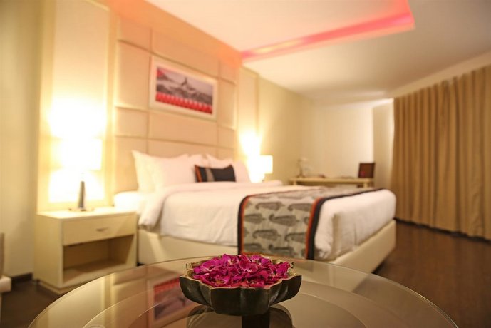 Golden Tulip Jaipur Jaipur