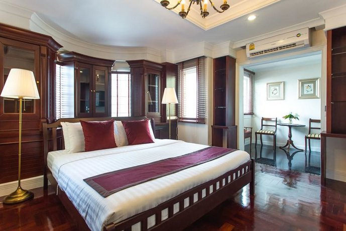 The Ritz Aree
