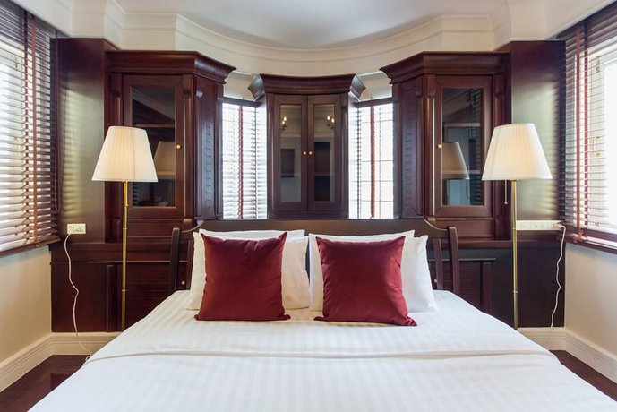 The Ritz Aree
