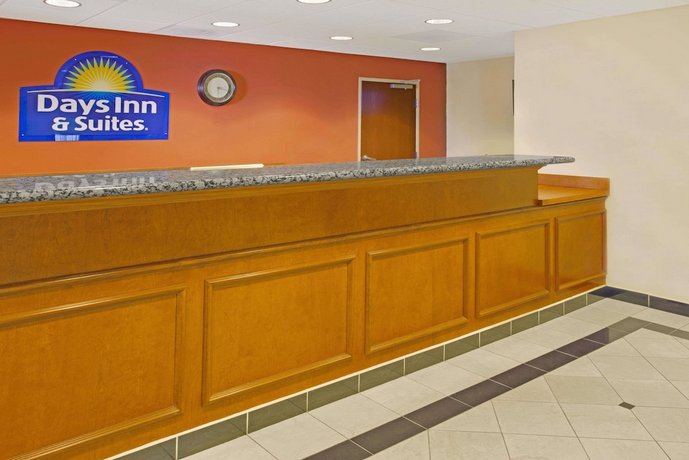 Days Inn & Suites by Wyndham Laurel Near Fort Meade