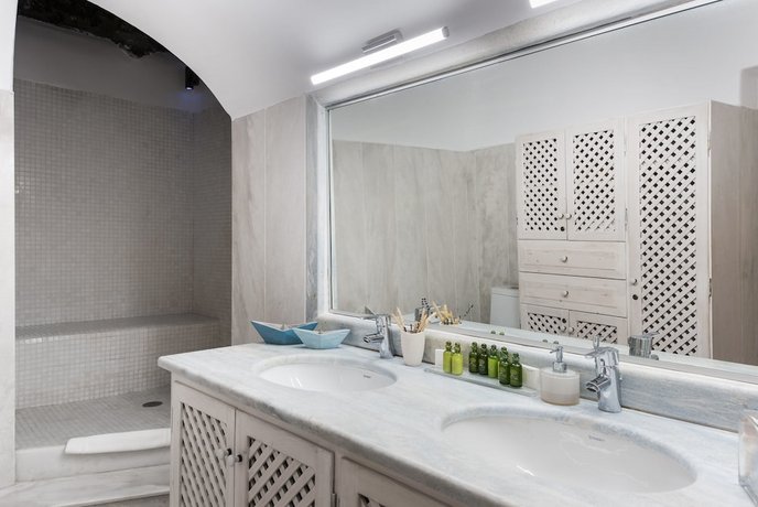 Armeni Luxury Villas