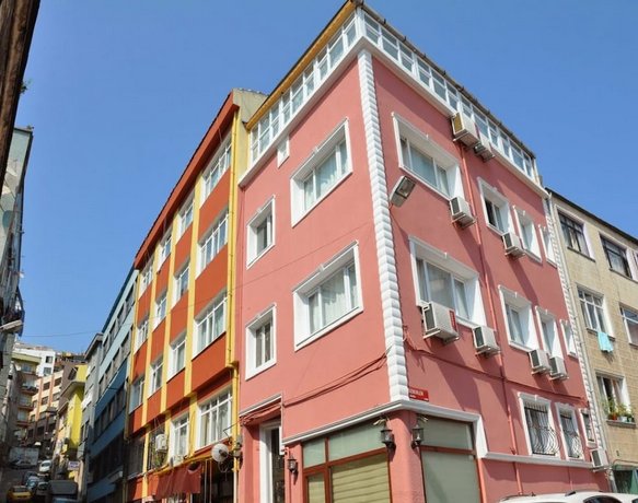 Huxley Hotel and Aparts Old City