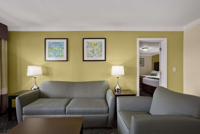 Ramada by Wyndham Anaheim Maingate North