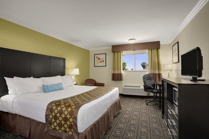 Ramada by Wyndham Anaheim Maingate North