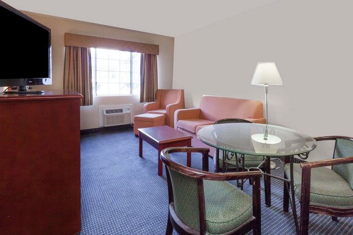 Days Inn by Wyndham Flagstaff I 40