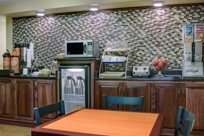 Days Inn by Wyndham Macon I 475