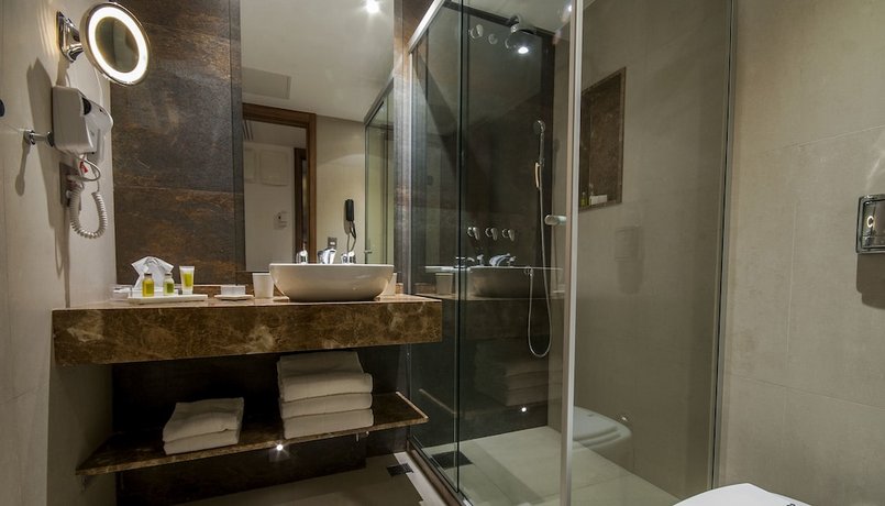 Arena Leme Hotel