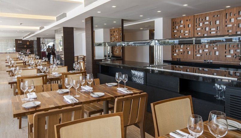 Arena Leme Hotel