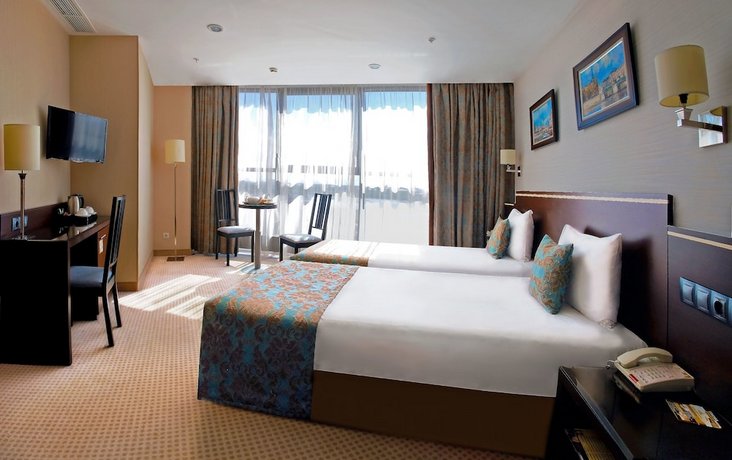 Riviera Hotel