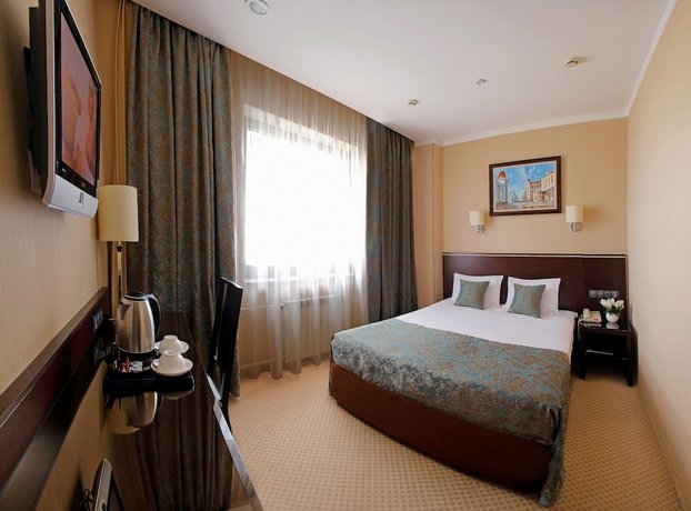 Riviera Hotel