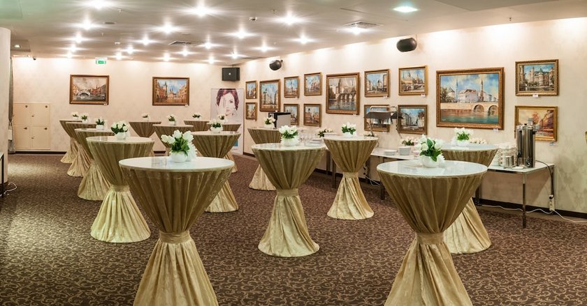 Riviera Hotel