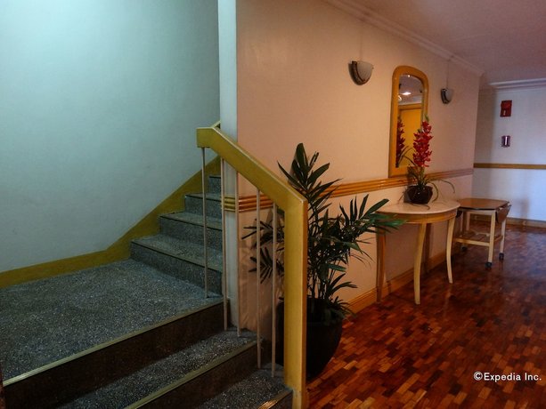 Aloha Hotel