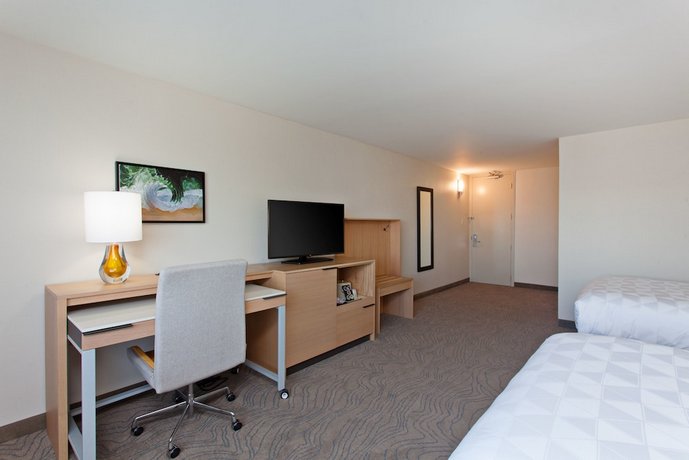 Holiday Inn Los Angeles International Airport