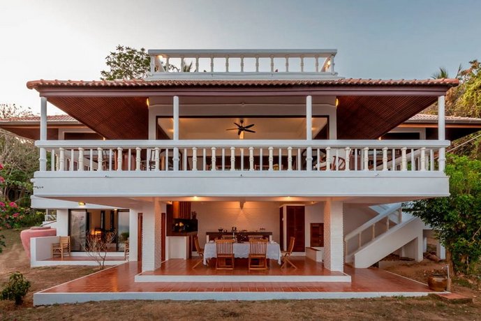 Baan Khunying - Secluded Phuket Beachfront Villa