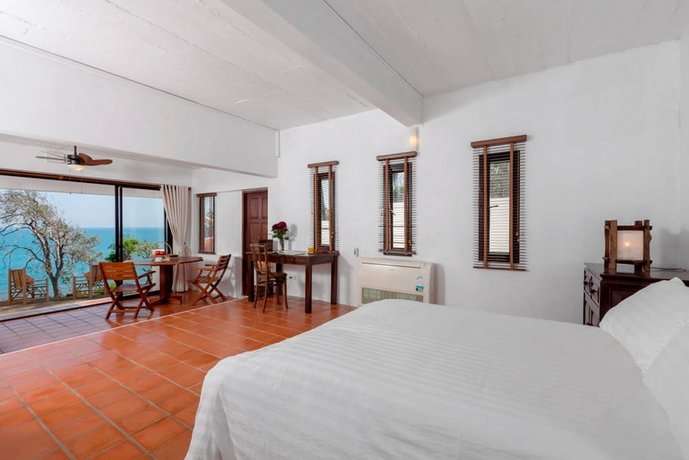 Baan Khunying - Secluded Phuket Beachfront Villa