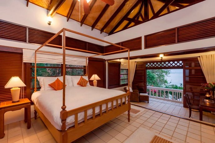 Baan Khunying - Secluded Phuket Beachfront Villa