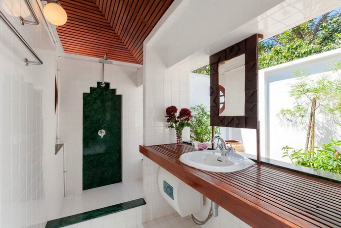 Baan Khunying - Secluded Phuket Beachfront Villa