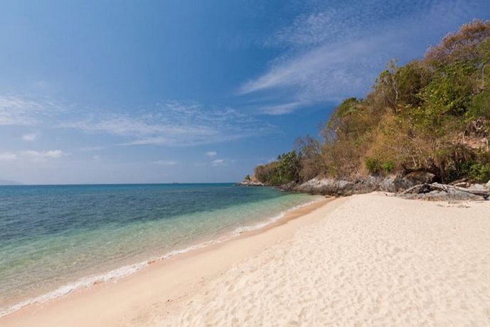 Baan Khunying - Secluded Phuket Beachfront Villa