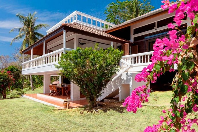 Baan Khunying - Secluded Phuket Beachfront Villa