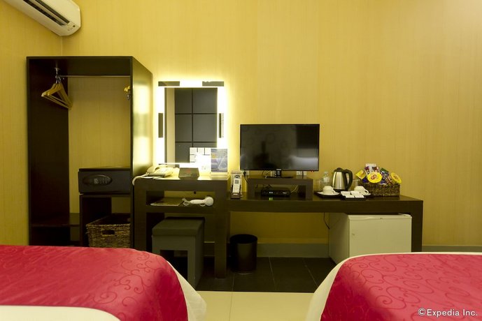 Eloisa Royal Suites