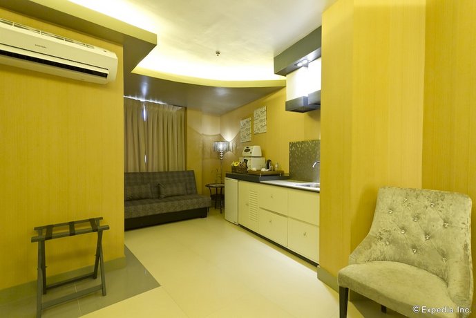 Eloisa Royal Suites