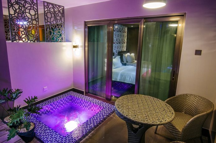 Eloisa Royal Suites
