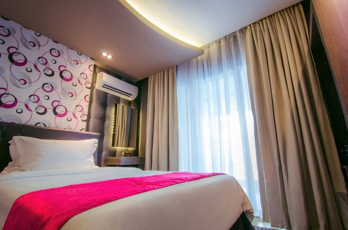 Eloisa Royal Suites