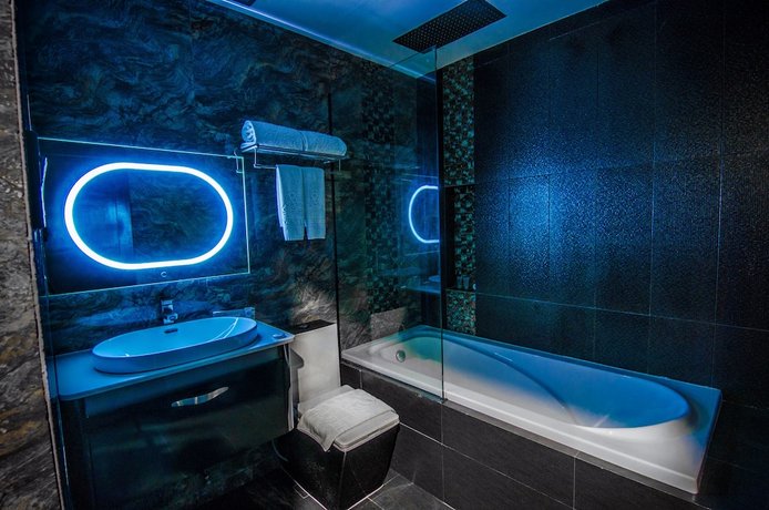 Eloisa Royal Suites