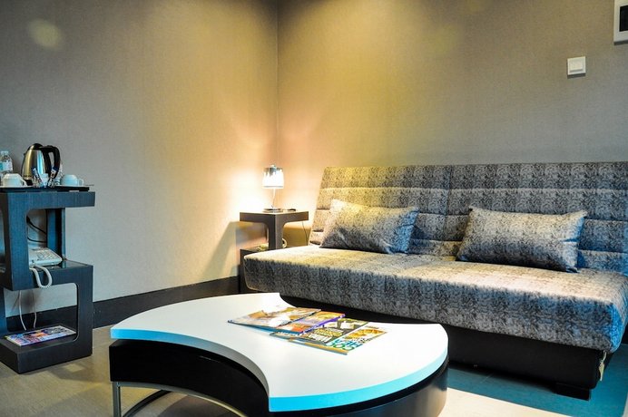 Eloisa Royal Suites