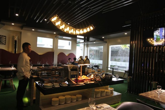 Eloisa Royal Suites
