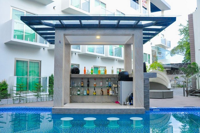 Eloisa Royal Suites