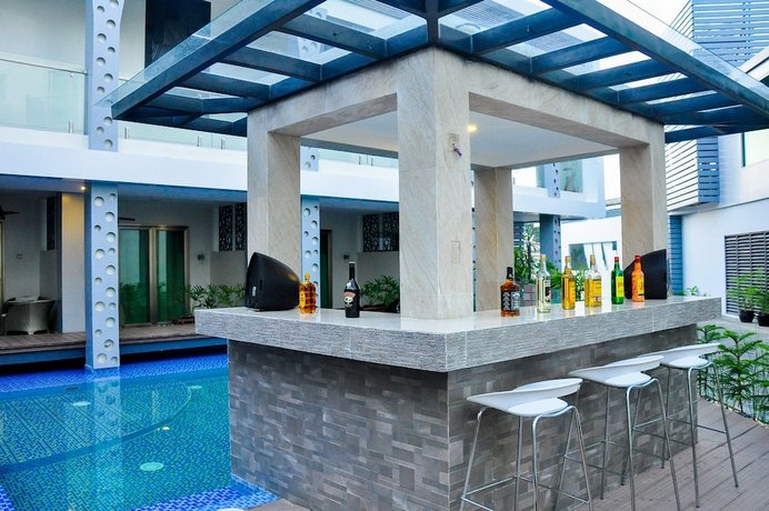 Eloisa Royal Suites