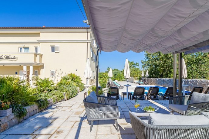 Luxury Apartments Villa Mande
