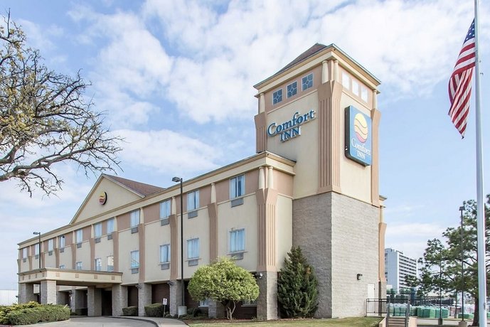 Comfort Inn At Founder's Tower