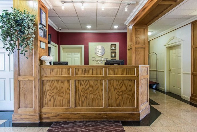 Comfort Inn At Founder's Tower