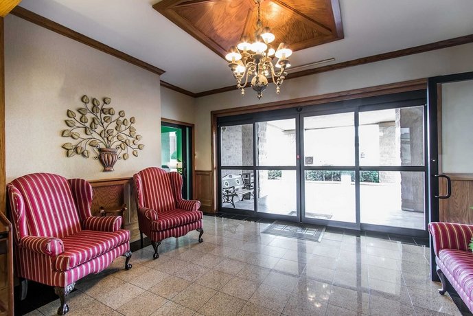 Comfort Inn At Founder's Tower