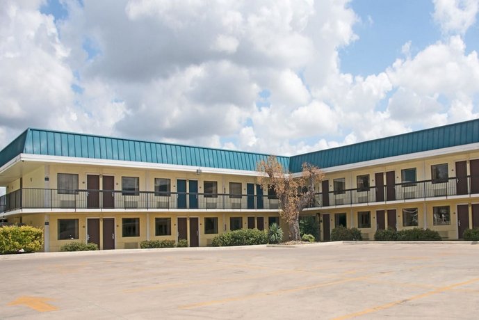 Days Inn by Wyndham N W Medical Center