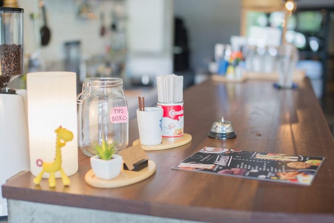 Box Hostel n Cafe