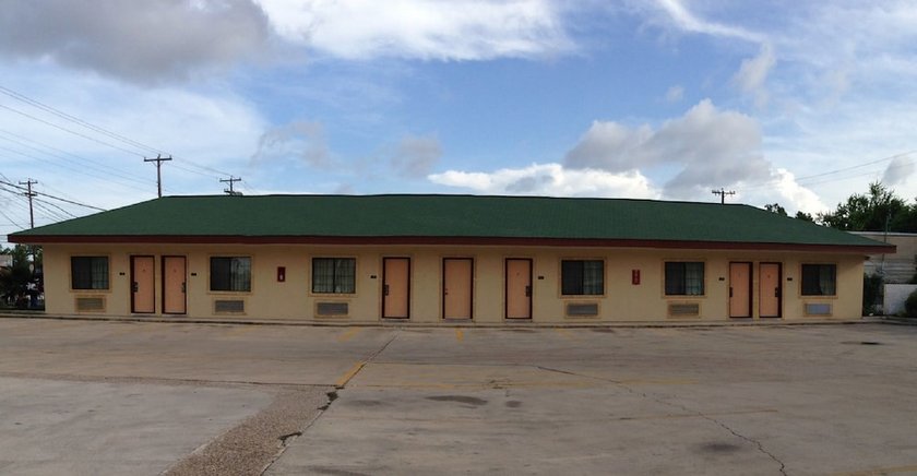 Pinn Road Inn and Suites