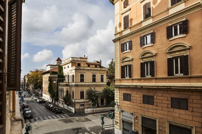 LaHouse Rome