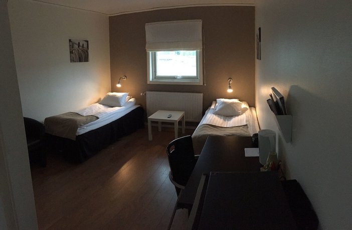 Hotel E-10