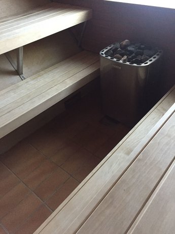 Hotel E-10