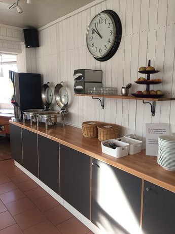 Hotel E-10