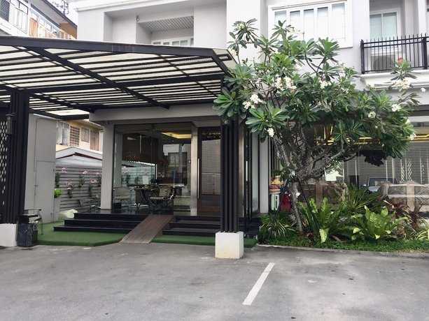Methavalai Residence