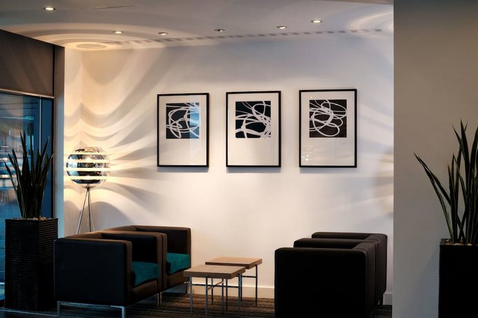 Holiday Inn Express London Heathrow T5