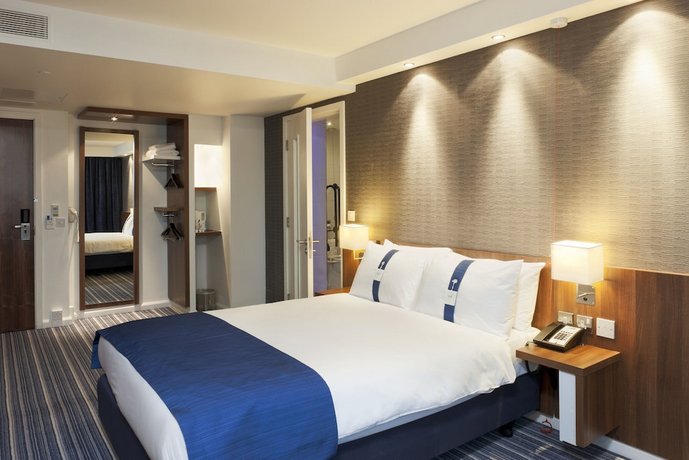 Holiday Inn Express London Heathrow T5
