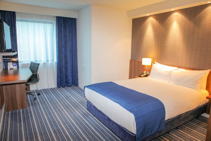 Holiday Inn Express London Heathrow T5
