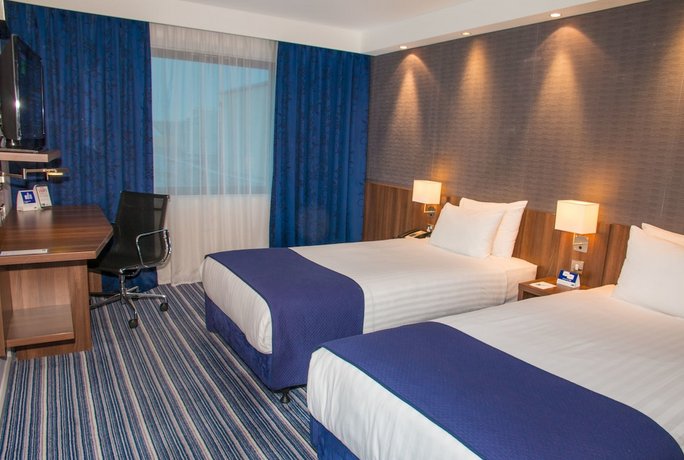 Holiday Inn Express London Heathrow T5
